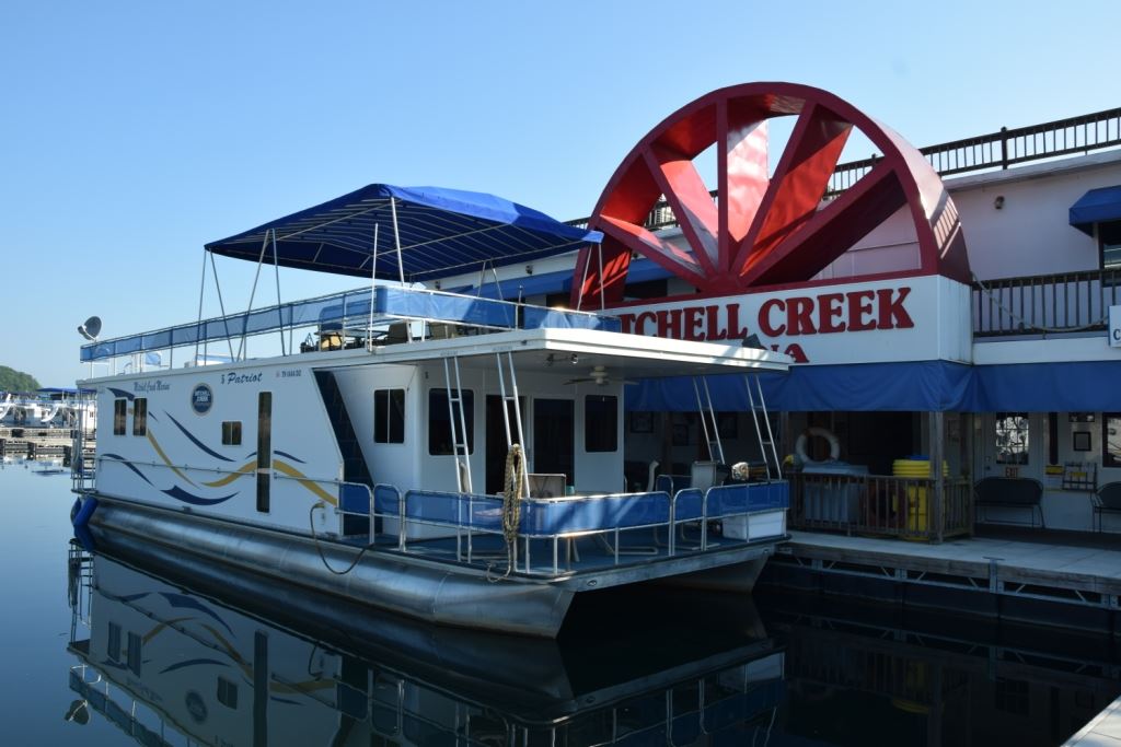 Family, Community, And Houseboating At Dale Hollow Lake ...