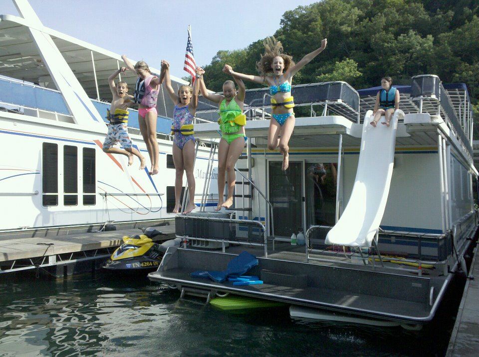 Family, Community, And Houseboating At Dale Hollow Lake ...
