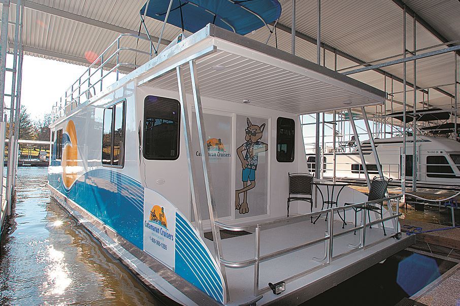 weight of catamaran cruiser houseboat